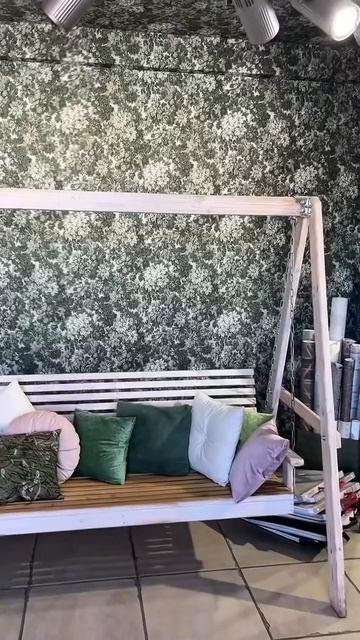 Как выглядят обои LOYMINA Group на стене? Показывает салон KREA (г. Минск, Беларусь)