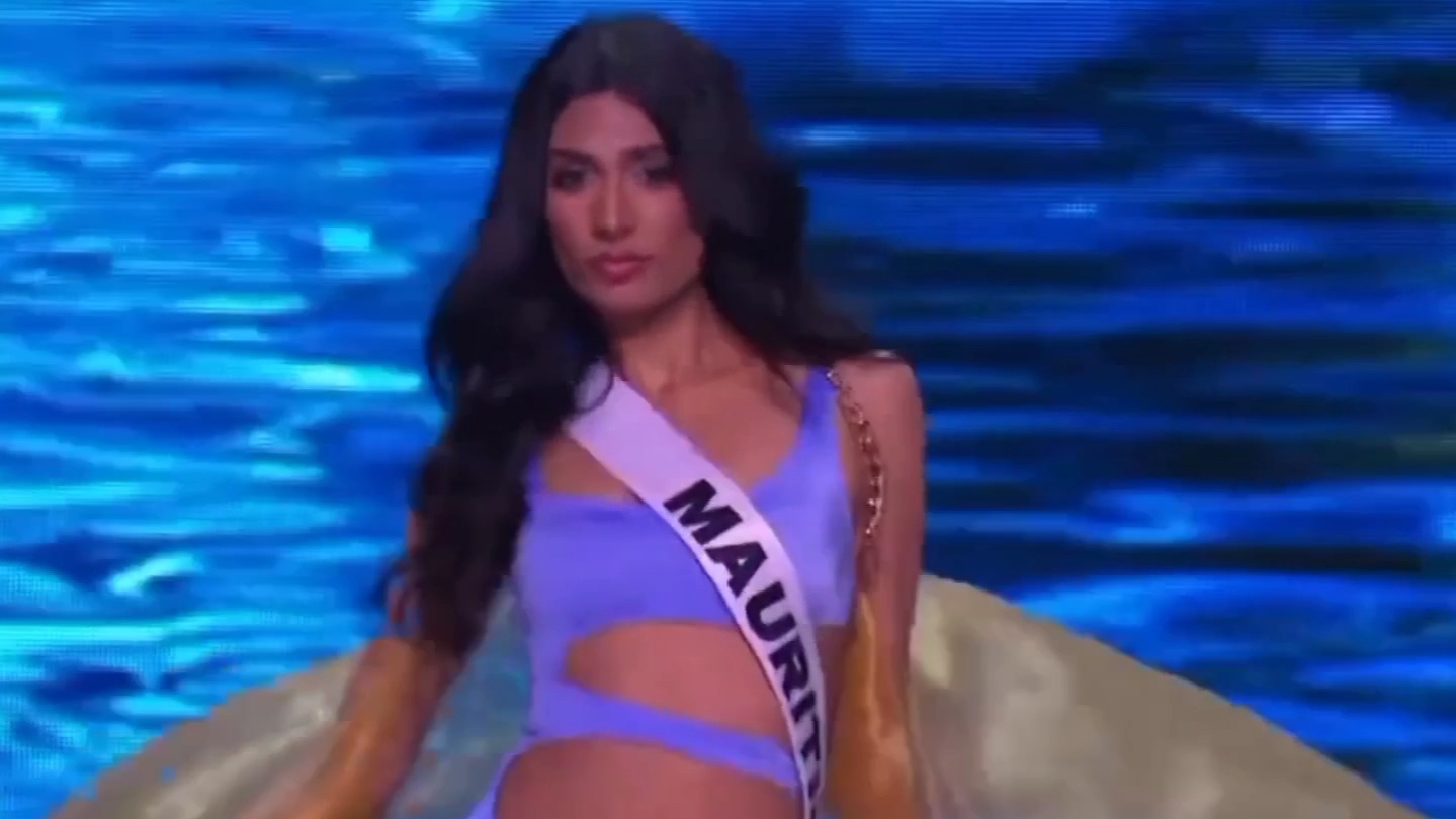 Маврикий Мисс Вселенная 2024 (73) Дефиле в купальнике