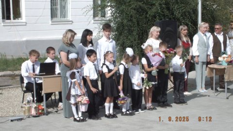 2025_09_01_День знаний в МБОУ СШ 11 Камышина