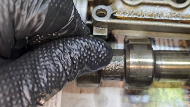Гранта, пробег 330 000 км.
Жалобы клиента: расход масла.
Провели ремонт двигателя.