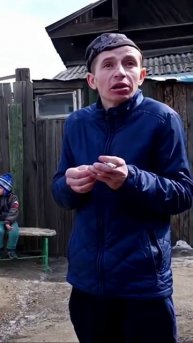 Есть 100 рублей