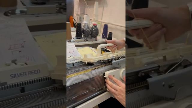Вязание репса на вязальной машине "Сильвер Рид -280"