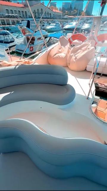 Обзор яхты Санторини в Сочи