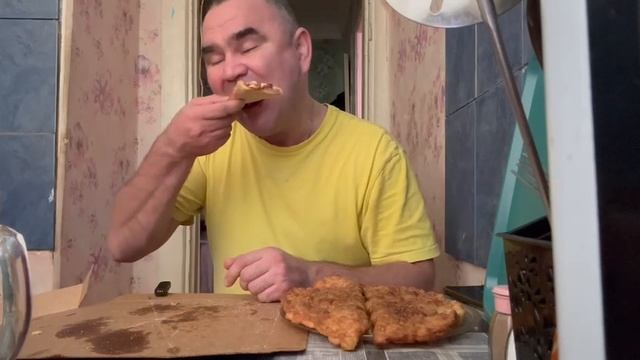 ХАВЧИК ХОЛОСТЯКА/ПИЦЦА "ПИКАНТНЫЕ КОЛБАСКИ"/ЧЕБУРЕКИ