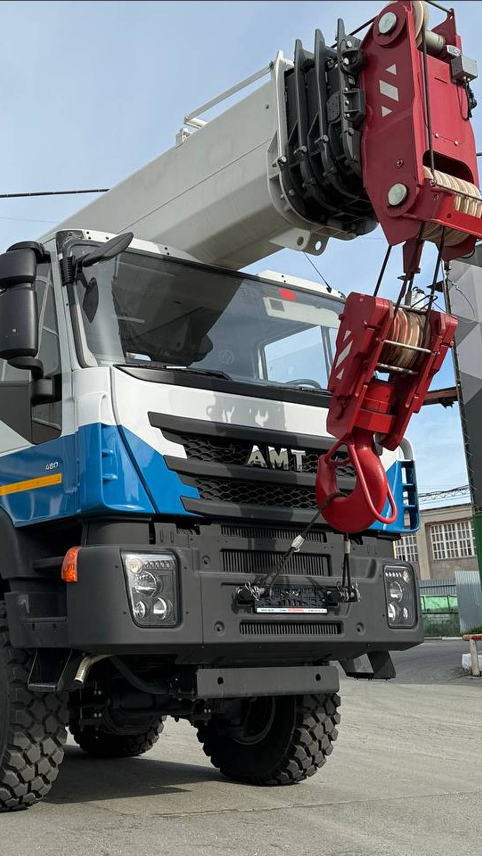 Автокран 60 т Челябинец едет на 
