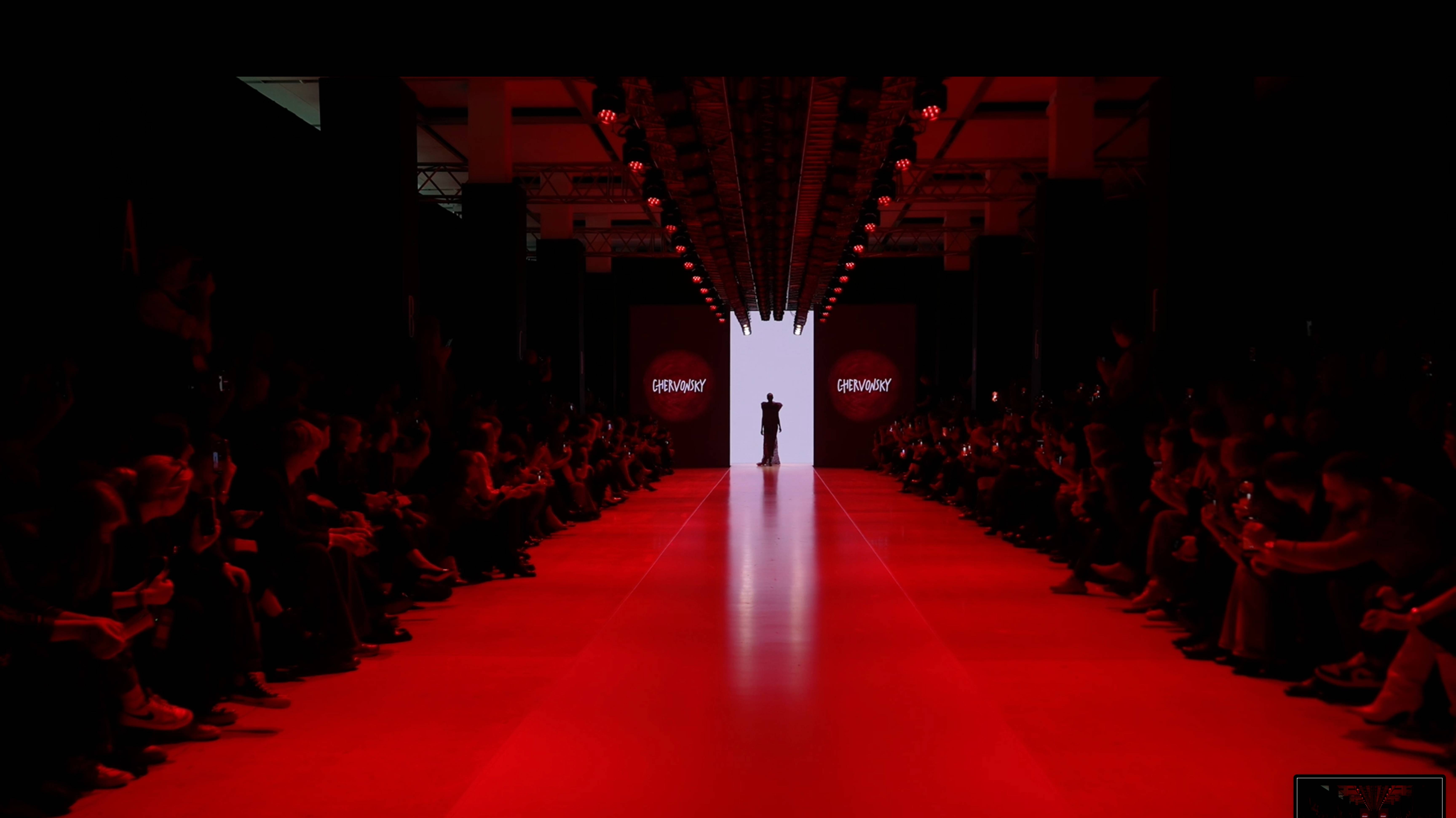 SHOW "BORSCH" FW 25/CHER VON SKY