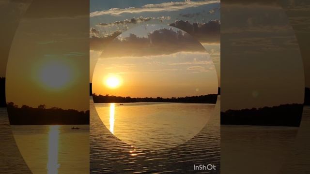 А вы видели какой красивый закат у осени?