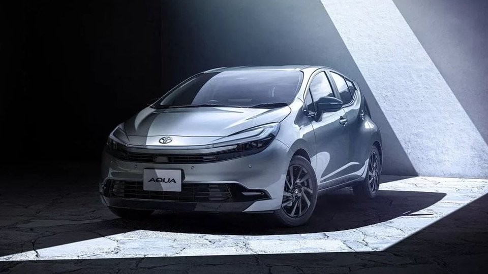 Обновленная Toyota Aqua 2026 - хэтчбек оформили в новом стиле