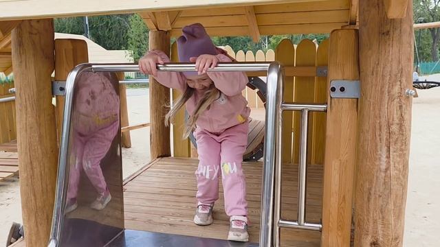 Детская площадка в Саду Победы