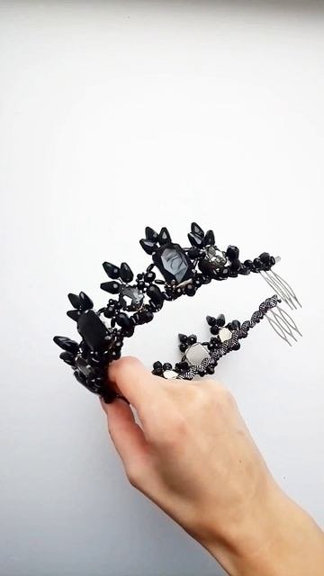 Черная корона с кристаллами. Диадема.