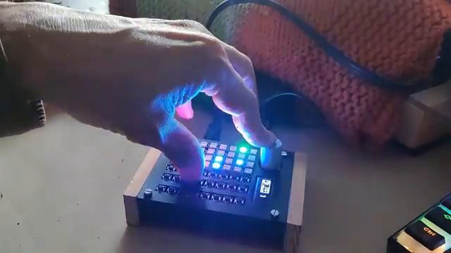 ESP32 DRUM SYNTH LOFI MACHINE на продажу