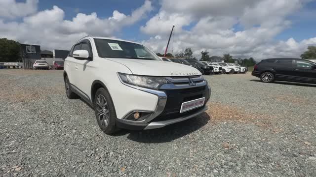 Mitsubishi Outlander, 2015 год - бензин, 2.4 л, вариатор,4WD