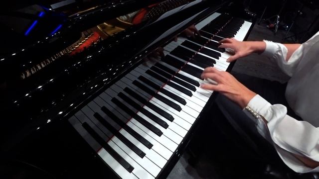 Валерия Кубьяс "В облака"