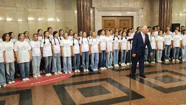 "Надежда" А. Пахмутова, Музыка в метро, Большой детский хор им. В. Попова, Анатолий Кисляков