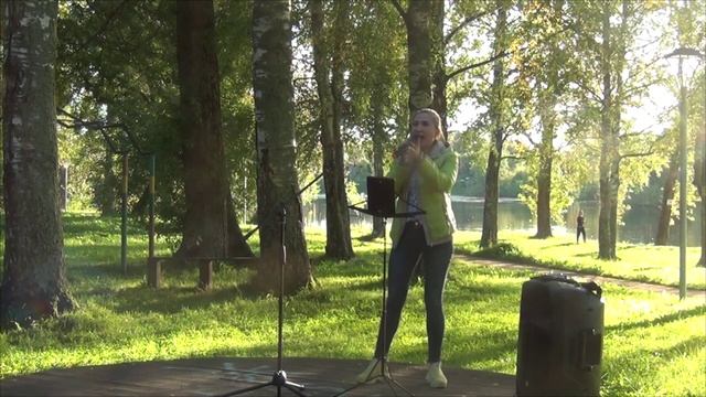 "Здравствуй осень!" - Поют Анна Комасина и Сергей Коробицын 3 сентября 2025 г город Тихвин.