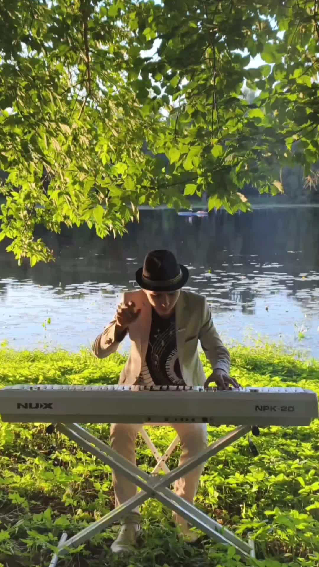 Что если музыка может оживить воспоминания? «Старый рояль» — мелодия, которая рассказывает истори...