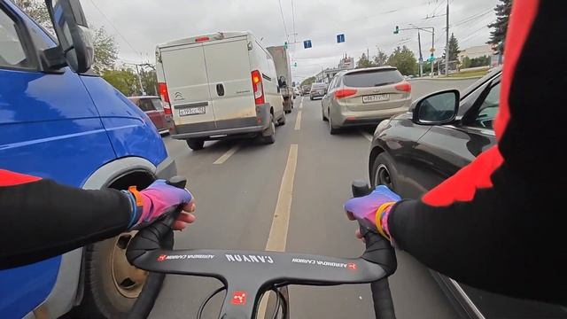 Еду на велосипеде по работе. Это было близко!