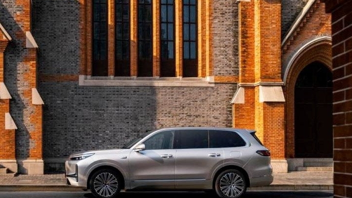 Раскрыта дата премьеры и характеристики кроссовера Geely Galaxy M9 2026