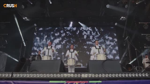 CRUSH — барабанное шоу на государственные праздники