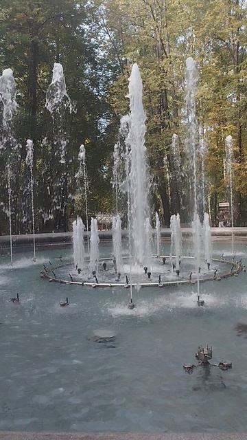 Какой красивый фонтан ⛲
