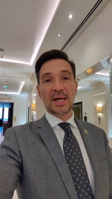 Каков ты-таково и твоё окружение.подобное притягивает подобное.