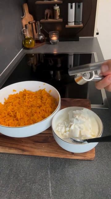 Салат из моркови с йогуртом