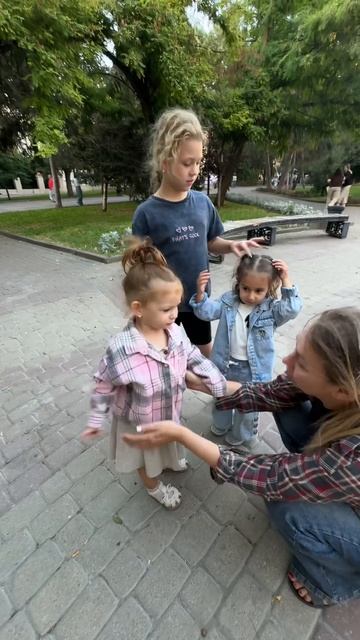 ПОДРУЖКИ С  ПЕЛЕНОК- ВСТРЕТИЛИСЬ ЧЕРЕЗ НЕДЕЛЮ