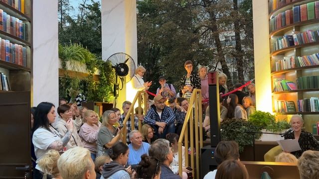 Вечерние чтения с Дарьей Мороз