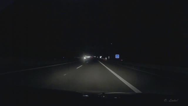 Знак перехода Польша-Чехия в Евросоюзе. Ночь.