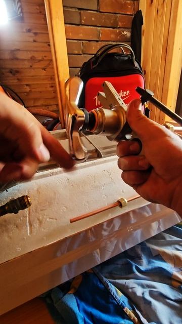 развальцовка и подключение трассы к внутреннему блоку кондиционера / установка сплит-системы НСК