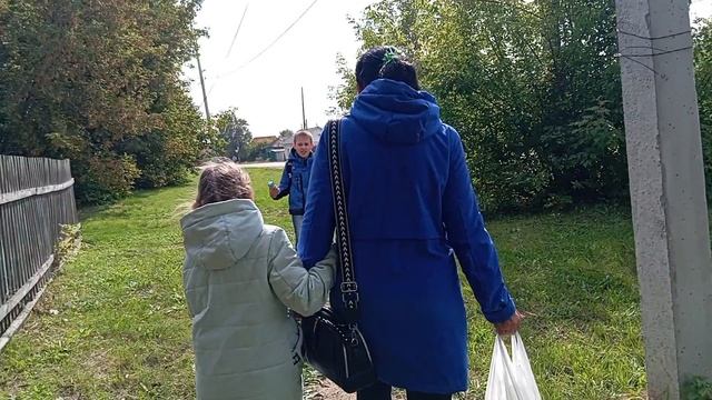 Зарядка.Ульяна беспокоится за бабушку.