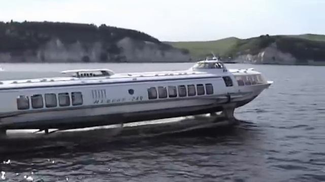 Судно на подводных крыльях Метеор-249