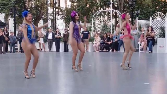 Самба!Танцы на Чистопрудном бульваре