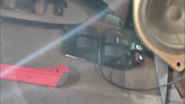 Как связан датчик скорости у Тойота Камри и предохранитель на зажигание, дымок из-под капота