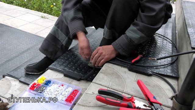 Монтаж греющих накладок от Ступенька.рф