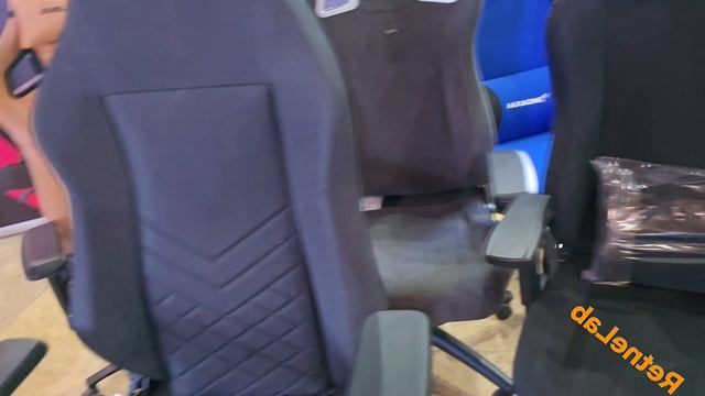 Выбираем плоские сидения, если у вас нестандартная поза работы за монитором и надёжную опору спины