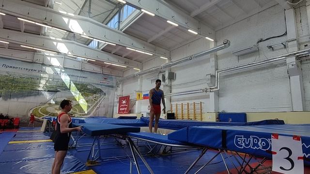 Беляев Андрей прыжки на батуте 1й спортивный 1е упр.