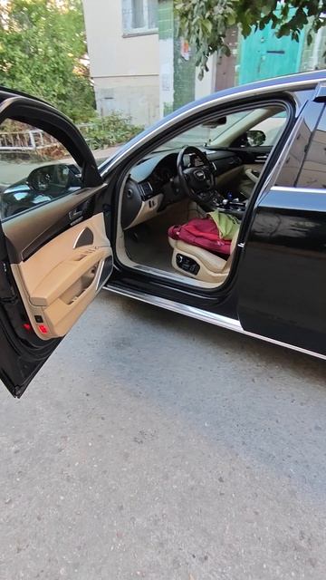 Audi A 8
3 л. Бензин  290 л.с  
2011 год
