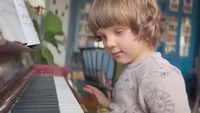 "В церкви" Чайковского - Гаврилушка пробует разучивать