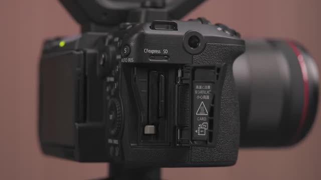 О новой камере Сanon C50 на русском
