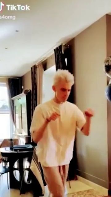 Влад А4 ПОСЛАЛ НАФИГ СВОЕГО ПОДПИСЧИКА 😐 #А4 #владА4 #владбумага