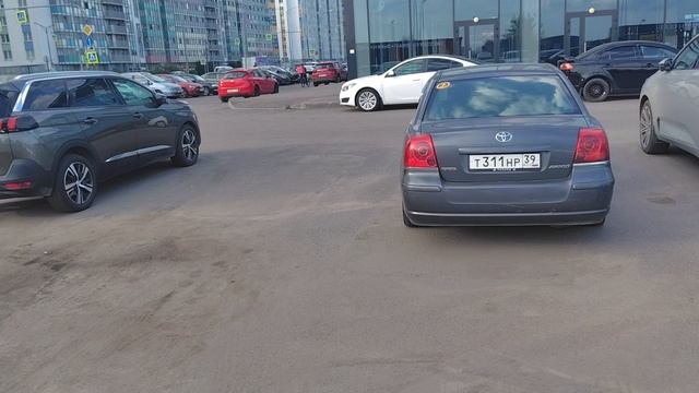 'Гипермаркет Одежда Обувь ', ул. Строителей, д.19 Парковка