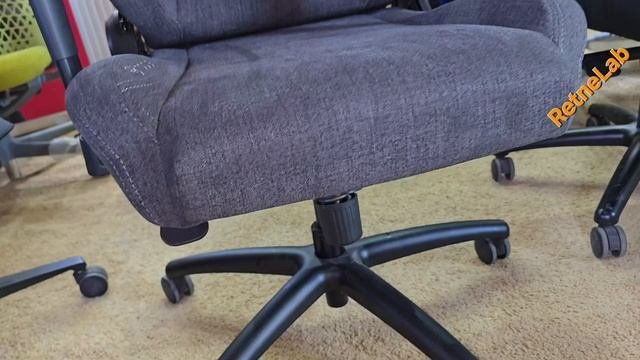 Noblechairs EPIC TX лучше качество, эргономика проверена временем.