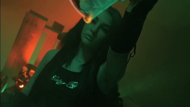 Дым сигарет 18+