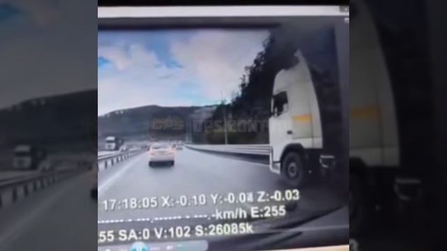 Вчерашний момент ДТП на объездной трассе с участием большегруза попал на видео.