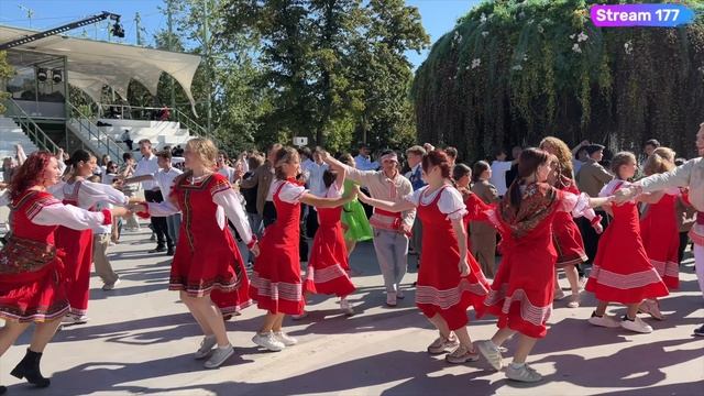 Флешмоб «Московская кадриль»