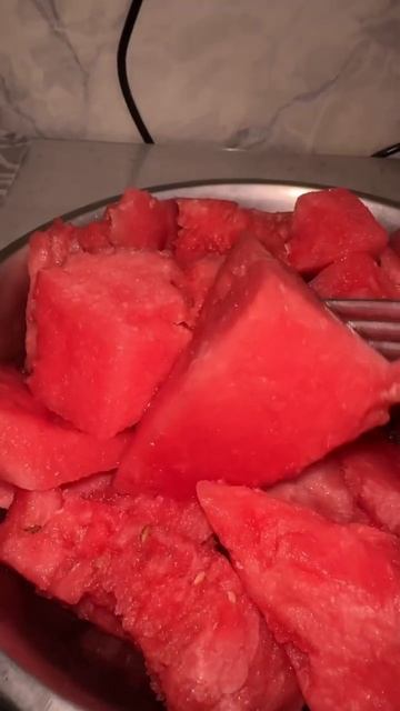 Арбуз 🍉 просто супер 👍, сладкий, тает во рту , всем приятного аппетита 😋
