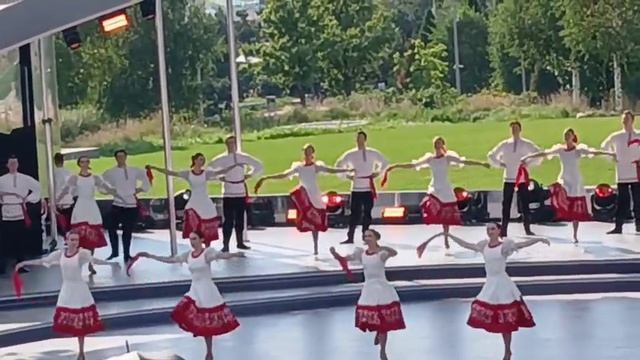 Концерт Театра Танца"Гжель" в парке "Зарядье.