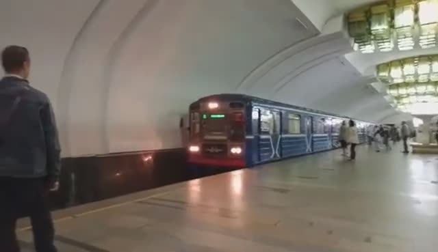 Нижегородское метро. Вагон 81-717.5  0326