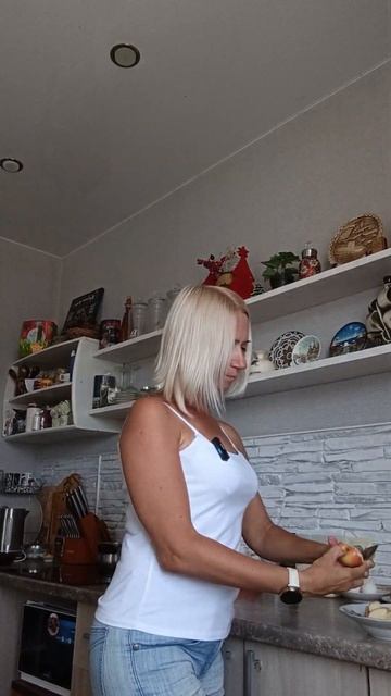 Быстрые рецепты. Шарлотка #анапа #шарлотка